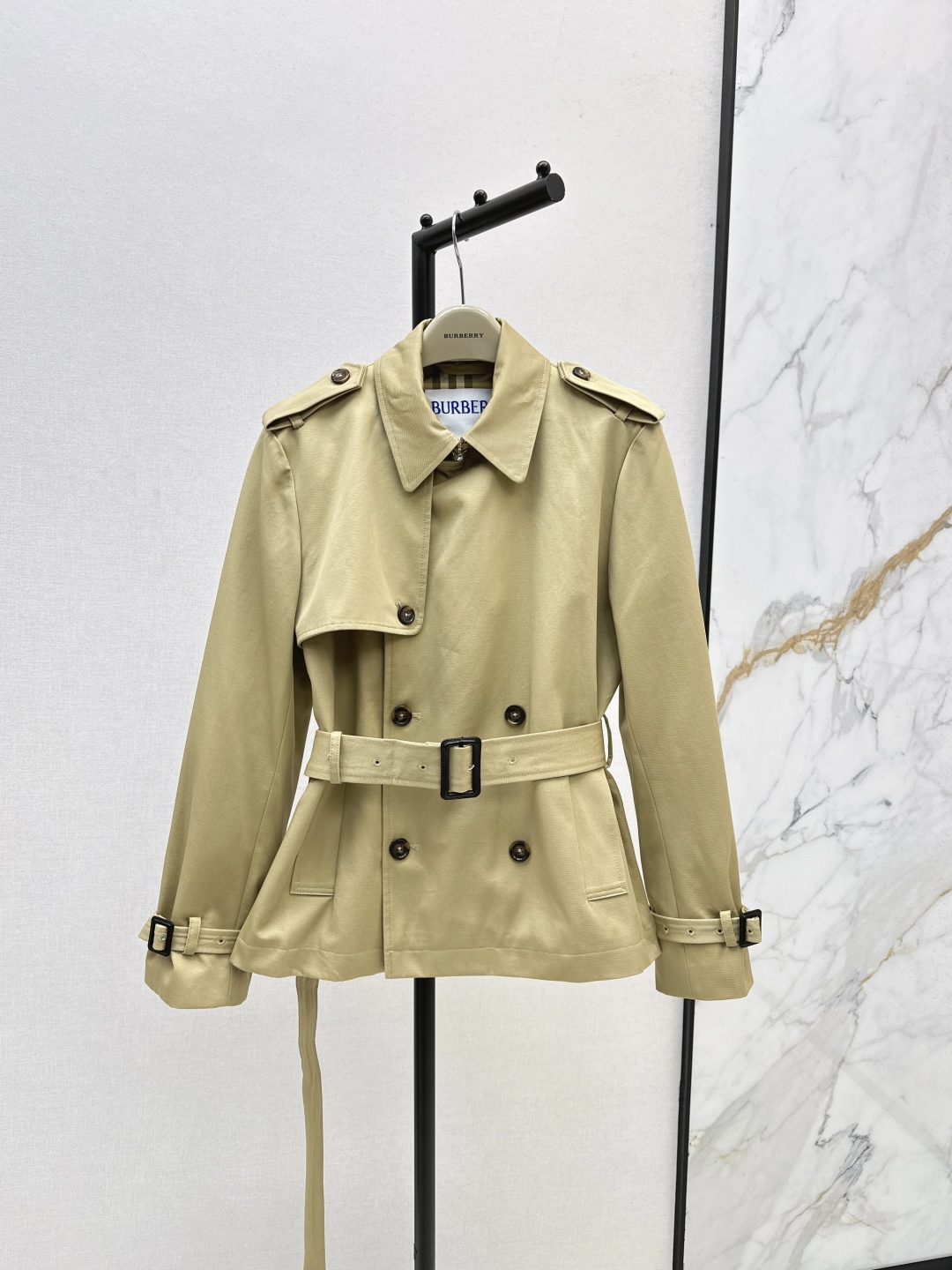 Burberry 25Ss—A new classic mid-length trench coat for fall and winter. - Image 3