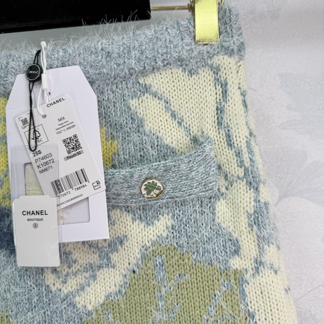 Chanel Lotus Leaf Pattern Knit Skirt! - Image 5