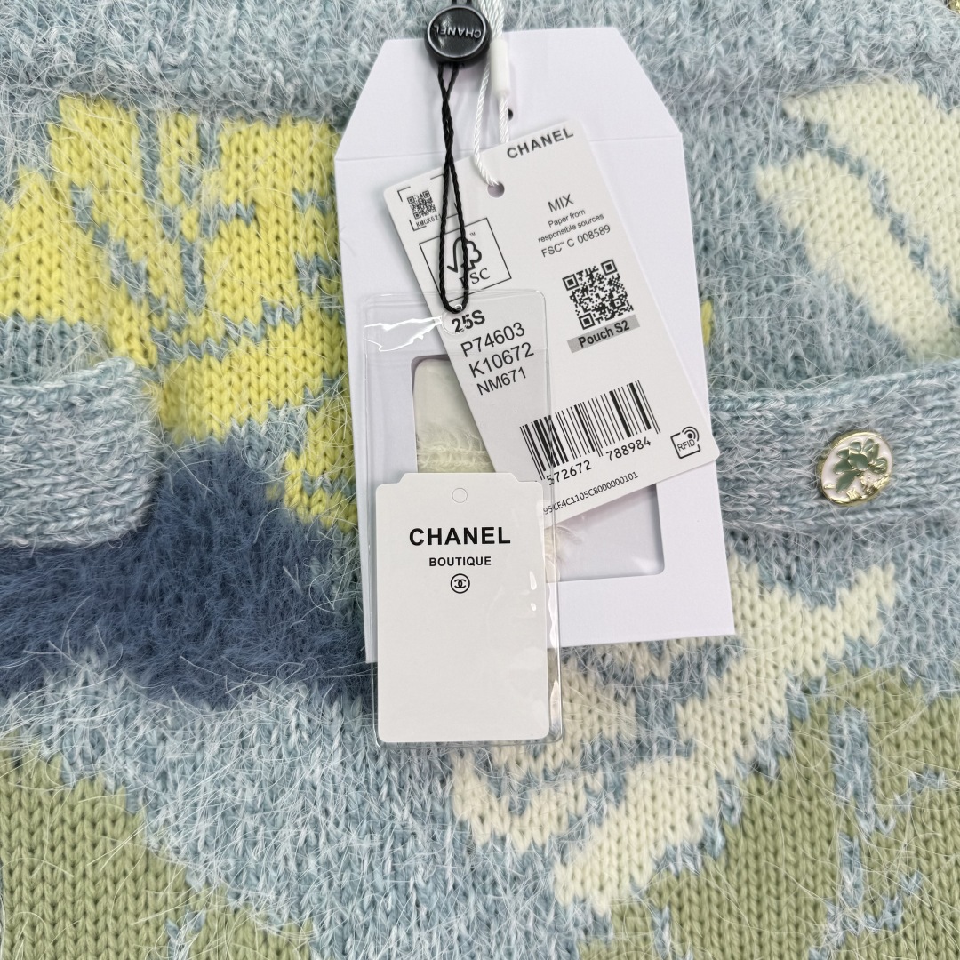 Chanel Lotus Leaf Pattern Knit Skirt! - Image 7