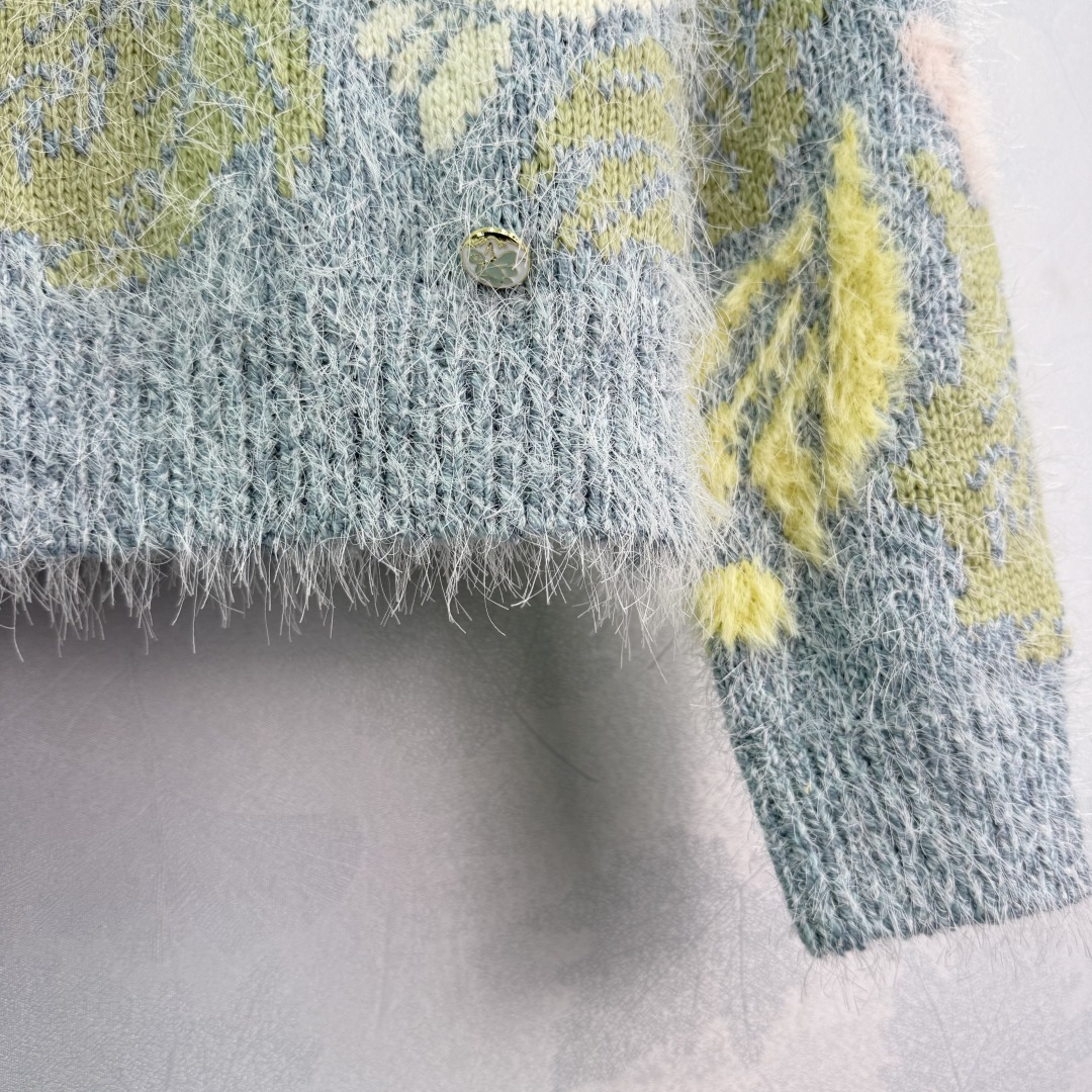 Chanel Heavy Mohair Crew Neck Long Sleeve Top - Image 9