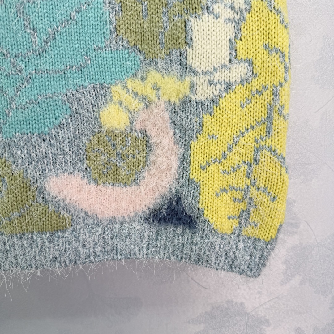 Chanel Lotus Leaf Pattern Knit Skirt! - Image 9